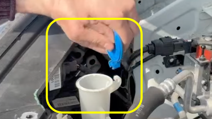 Windshield washer reservoir cap